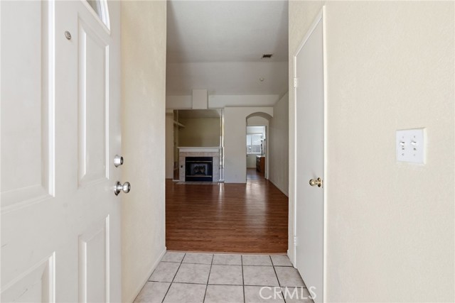Detail Gallery Image 3 of 30 For 13668 Glenmere, Victorville,  CA 92392 - 3 Beds | 2 Baths