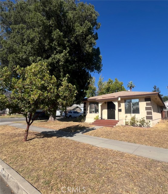 354 N. Vista Bonita, Glendora CA: https://media.crmls.org/medias/bf043f4e-68fe-4ff6-b2b9-5240c7e7c19b.jpg