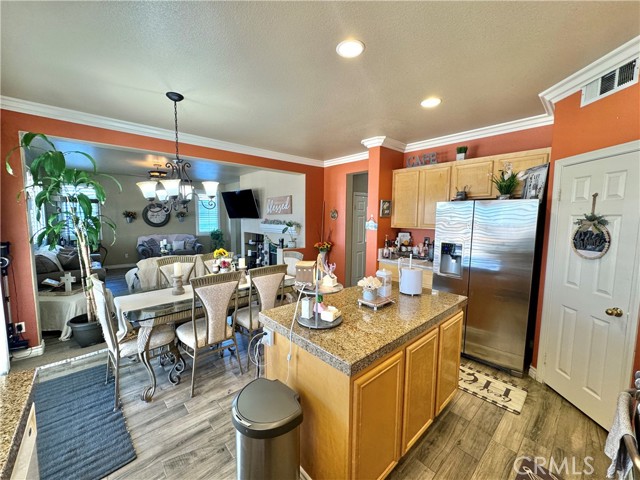 Detail Gallery Image 4 of 26 For 13794 Mayapple St, Hesperia,  CA 92344 - 4 Beds | 3 Baths