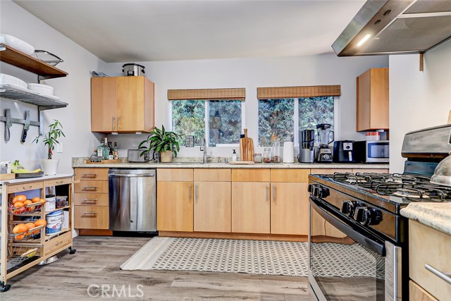 2501 Elm Avenue, Manhattan Beach, California 90266, 2 Bedrooms Bedrooms, ,1 BathroomBathrooms,Residential,For Sale,Elm,PV24008835