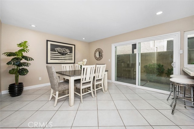 Detail Gallery Image 28 of 74 For 11348 Barbi Ln, Los Alamitos,  CA 90720 - 4 Beds | 2/1 Baths