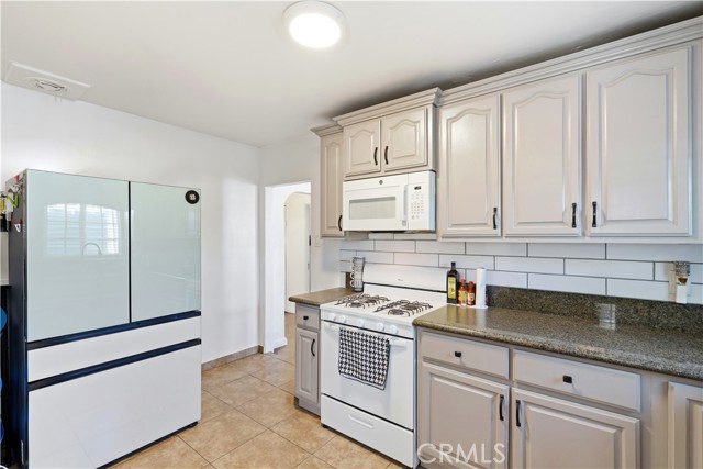 Detail Gallery Image 12 of 21 For 2652 109th, Lynwood,  CA 90262 - 2 Beds | 1 Baths