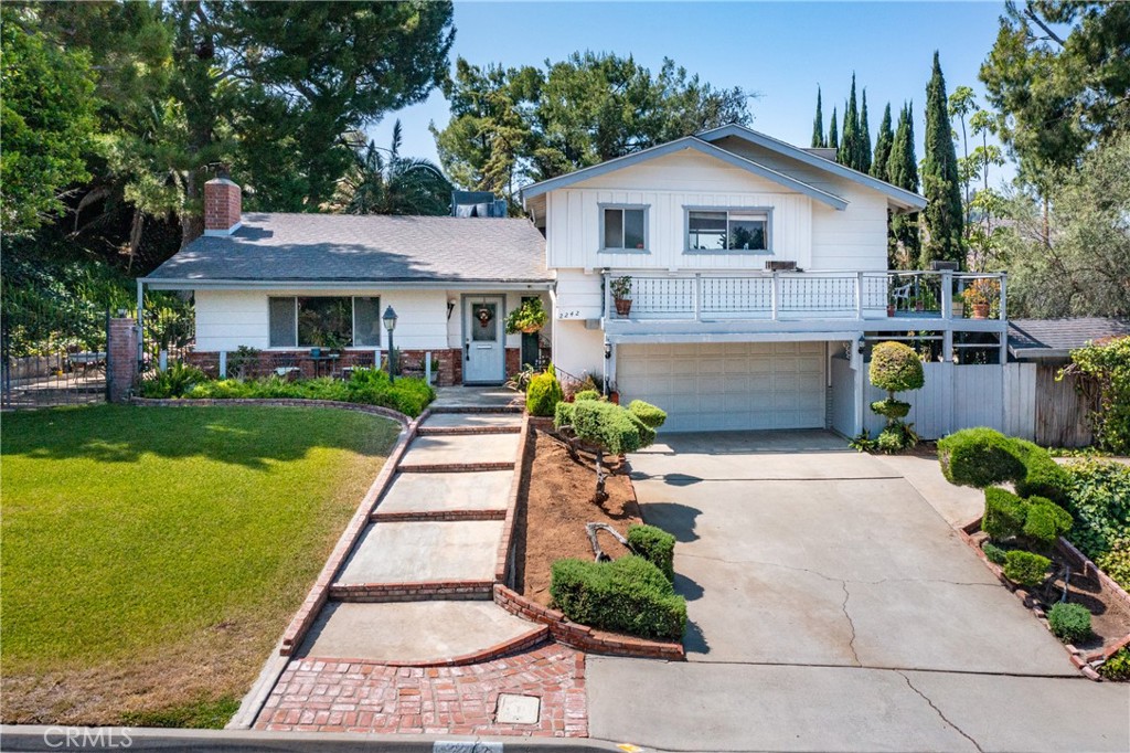 2242 Oak Crest Drive