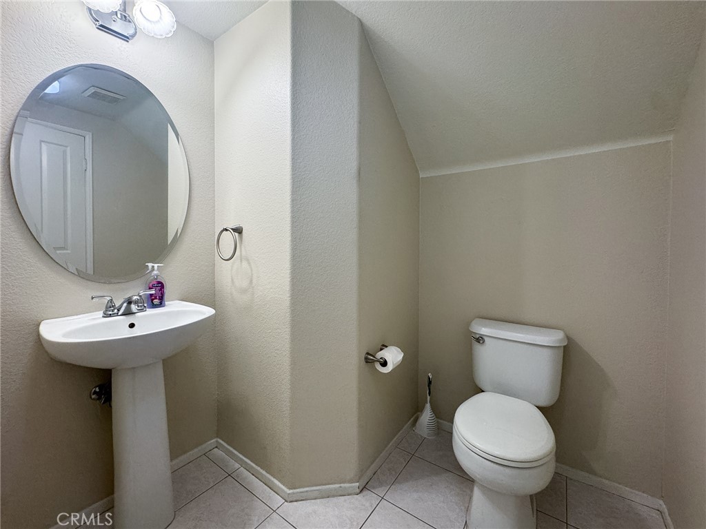https://media.crmls.org/medias/bf07499f-9c14-43d7-b595-d9d97b3ca142.jpg?preset=X-Large