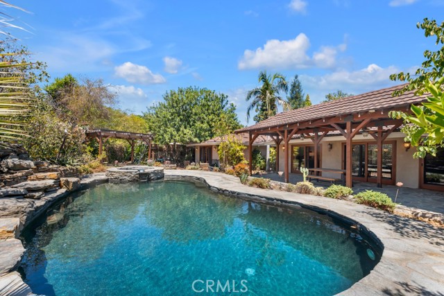 10335 Sylvia Avenue, Porter Ranch CA: https://media.crmls.org/medias/bf07f464-de1b-42bd-9001-2288e053dfef.jpg