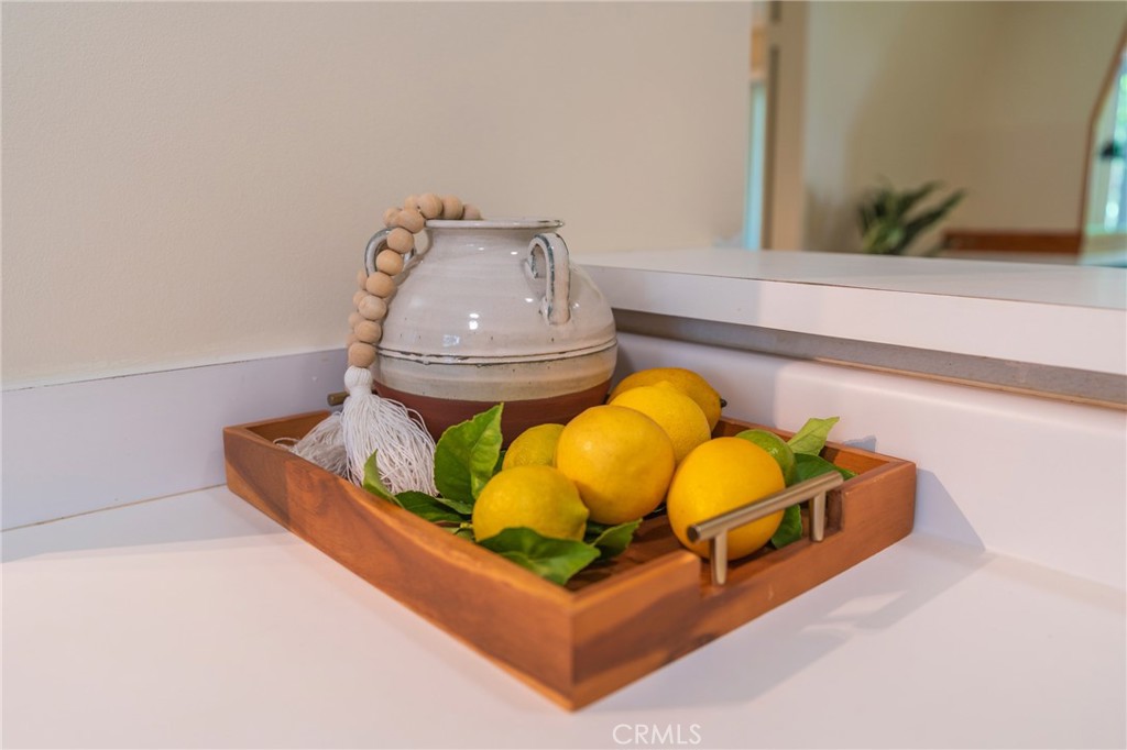 https://media.crmls.org/medias/bf0862be-3820-4856-bb87-e8c9d84b800a.jpg?preset=X-Large