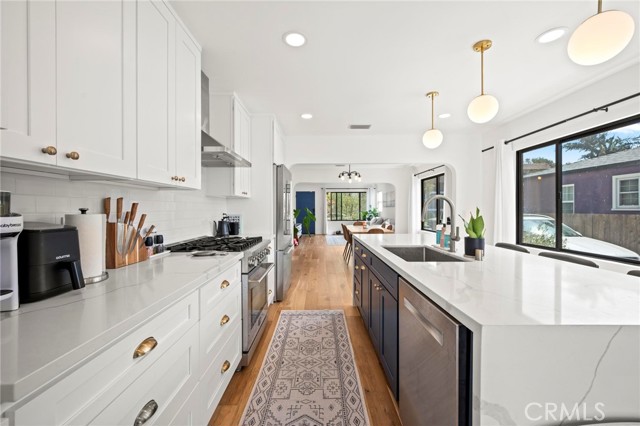 Detail Gallery Image 6 of 49 For 3345 Oakhurst Ave, Los Angeles,  CA 90034 - 3 Beds | 3 Baths