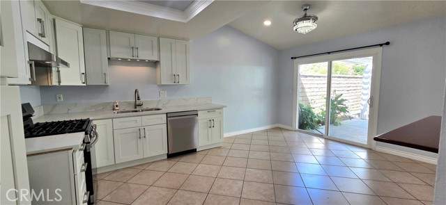 Detail Gallery Image 7 of 19 For 15839 Ada St, Canyon Country,  CA 91387 - 3 Beds | 2 Baths