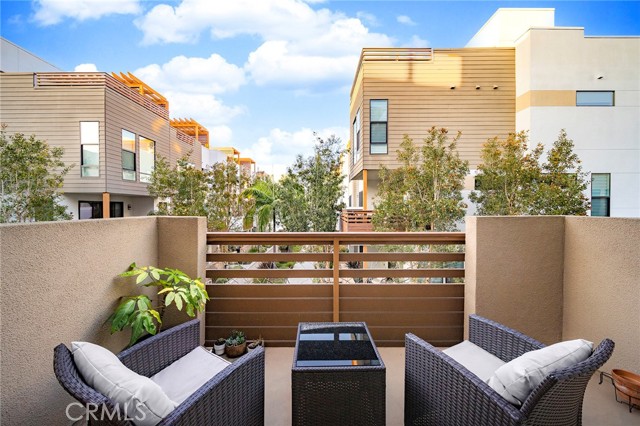 Detail Gallery Image 9 of 31 For 657 Wedge, Costa Mesa,  CA 92627 - 3 Beds | 2/2 Baths