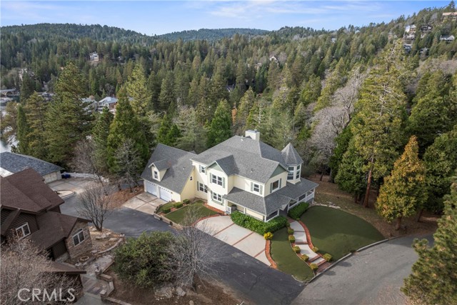Detail Gallery Image 8 of 70 For 27601 Cedarwood Drive, Lake Arrowhead,  CA 92352 - 4 Beds | 3 Baths