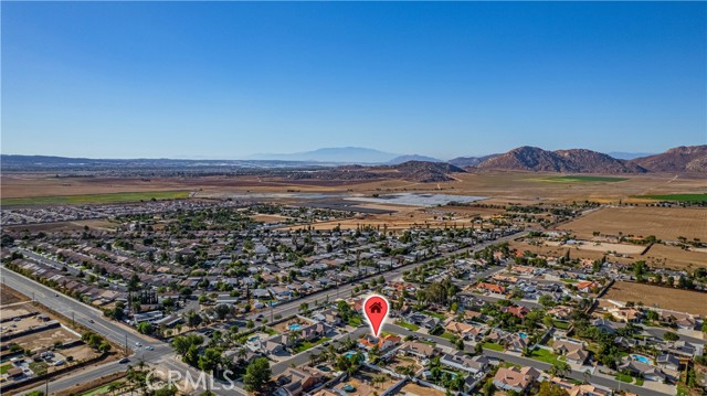 29087 Slumpstone Street, Nuevo CA: https://media.crmls.org/medias/bf0962f7-2827-4412-a51f-f39af328fe91.jpg