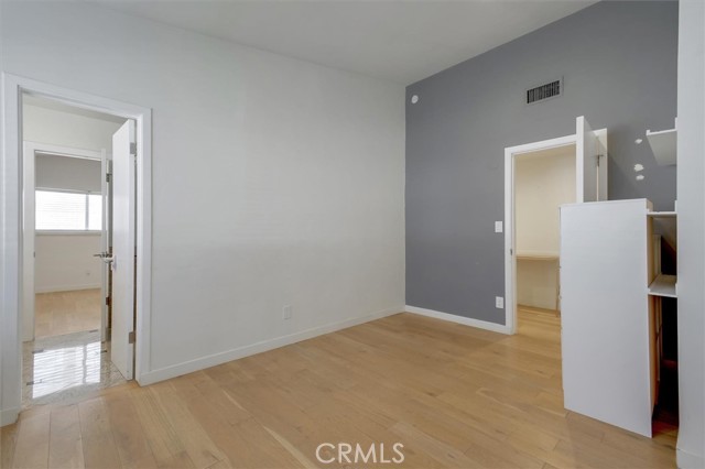 Detail Gallery Image 42 of 65 For 24216 Calvert St, Woodland Hills,  CA 91367 - 5 Beds | 3/1 Baths