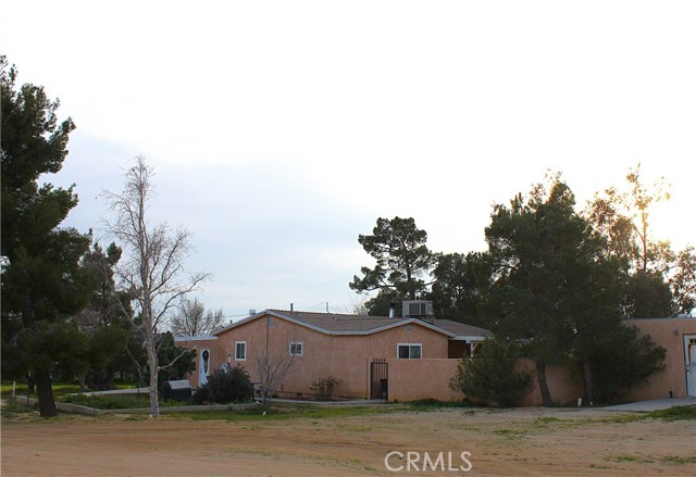 Detail Gallery Image 6 of 53 For 3840 Lupine, Rosamond,  CA 93560 - 4 Beds | 3 Baths