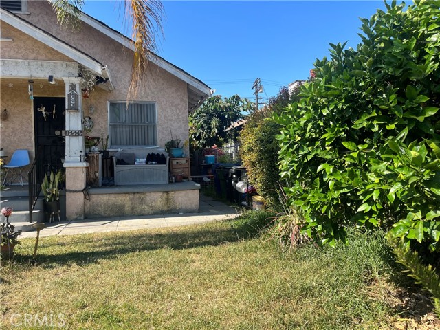 1248 Rolland Curtis Place, Los Angeles CA: https://media.crmls.org/medias/bf0b7f3c-eef5-4c49-aae6-6de98a522424.jpg