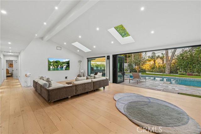 Detail Gallery Image 5 of 49 For 3640 Wrightwood, Studio City,  CA 91604 - 3 Beds | 3 Baths