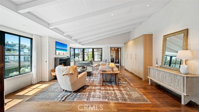 Detail Gallery Image 12 of 45 For 27 Emerald Bay, Laguna Beach,  CA 92651 - 4 Beds | 5/1 Baths