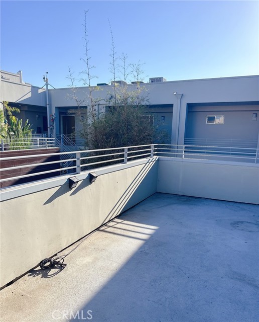 Detail Gallery Image 8 of 26 For 1411 N Detroit St #402,  Los Angeles,  CA 90046 - 3 Beds | 2/1 Baths