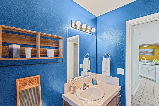 204 Crater Lake Drive, Chico CA: https://media.crmls.org/medias/bf0f1e74-5f61-4cc8-9b87-42b16b2e1933.jpg