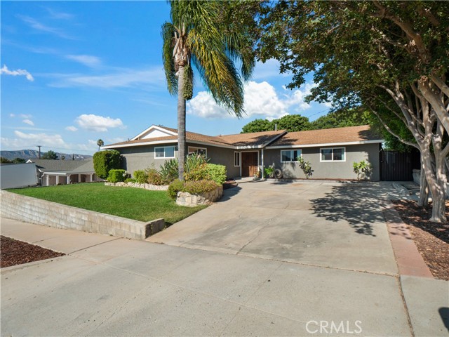 896 Moffatt Circle, Simi Valley CA: https://media.crmls.org/medias/bf0fe23e-e230-4bba-a79f-76d50cbcf487.jpg