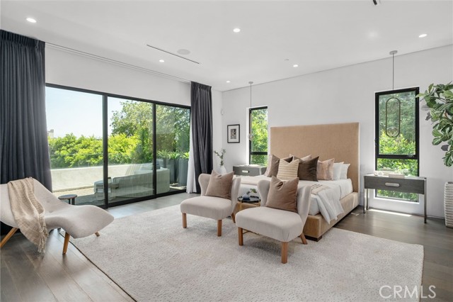 15231 Greenleaf Street, Sherman Oaks CA: https://media.crmls.org/medias/bf0fe38f-022f-47f6-b258-70f0a4db7233.jpg