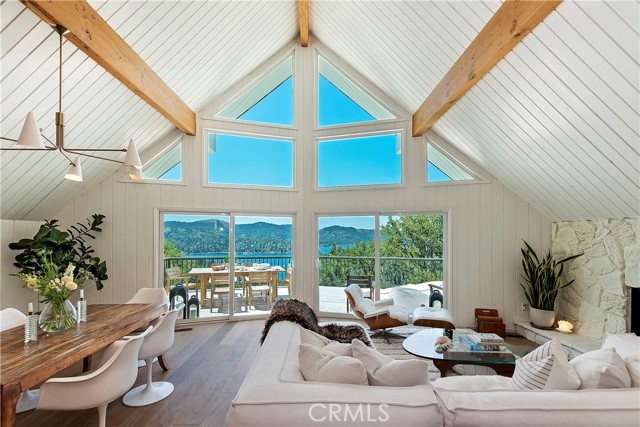 Detail Gallery Image 1 of 61 For 1358 Yellowstone Dr, Lake Arrowhead,  CA 92352 - 4 Beds | 3 Baths