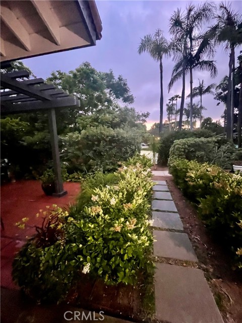 15 Coronado Court, Manhattan Beach CA: https://media.crmls.org/medias/bf11fd26-be96-47a4-a1d8-e7ecc12b5918.jpg