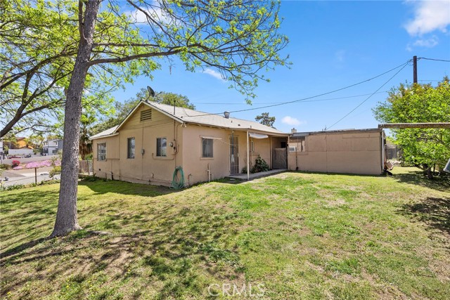 418 W Olive Avenue, La Habra CA: https://media.crmls.org/medias/bf13234e-0510-4145-b8ea-7d9f80df5186.jpg