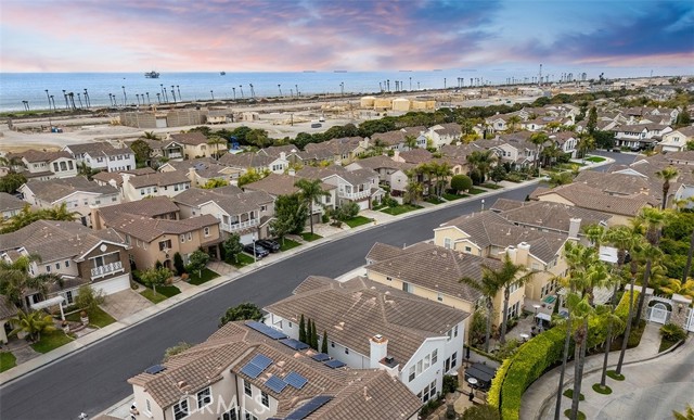 6615 Feather Drive, Huntington Beach CA: https://media.crmls.org/medias/bf134fd4-3bf4-430d-8875-d393bf93c595.jpg