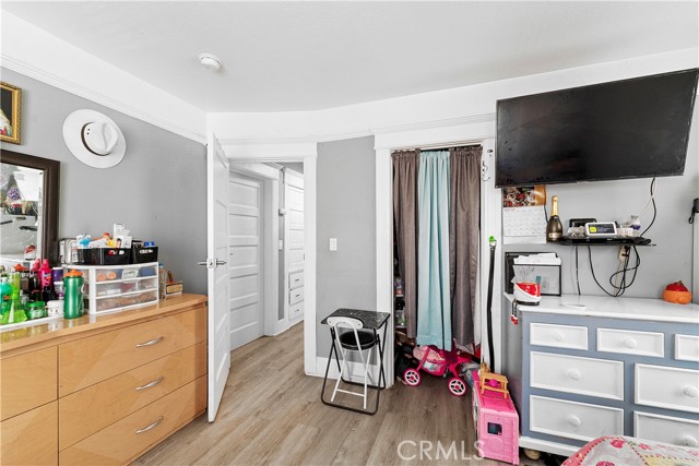 1665 Arlington Avenue, Los Angeles CA: https://media.crmls.org/medias/bf144376-f57e-4b1c-a0cb-8eaf9f1d9f06.jpg