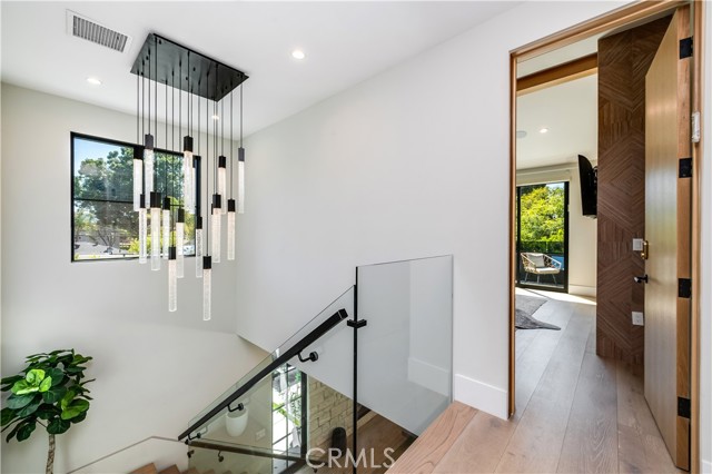 Detail Gallery Image 32 of 48 For 5517 Allott Ave, Sherman Oaks,  CA 91401 - 5 Beds | 6 Baths