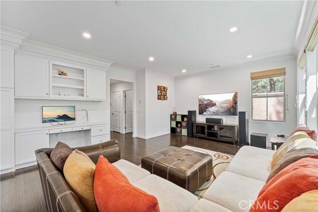 52 Norwich, Irvine CA: https://media.crmls.org/medias/bf153f72-e0d9-4165-8907-54b9caad788a.jpg