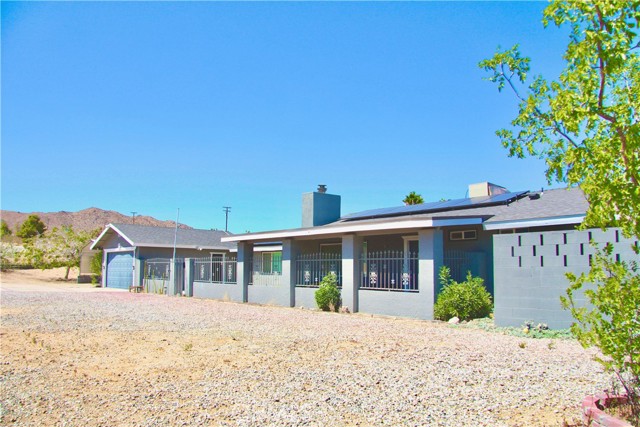 7112 Mecca Road, Joshua Tree CA: https://media.crmls.org/medias/bf157d4b-251d-4693-93fb-c8dc1718a47c.jpg