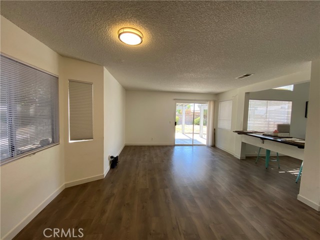 43321 Cottage Lane, Lancaster CA: https://media.crmls.org/medias/bf1681f0-b9bd-40b1-83ed-9207493208ec.jpg