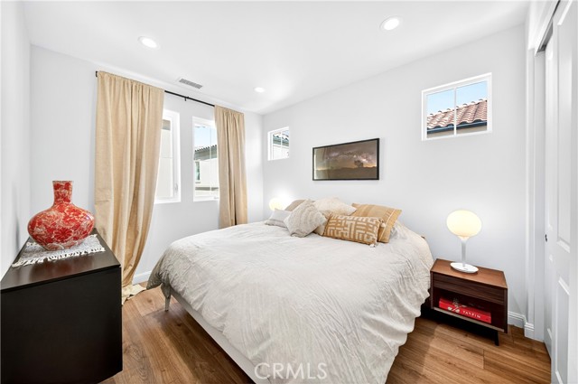 Detail Gallery Image 16 of 26 For 20851 W Acorn Circle, Porter Ranch,  CA 91326 - 4 Beds | 3 Baths