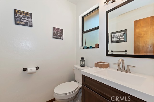 Detail Gallery Image 13 of 27 For 824 Pine Trl, Twin Peaks,  CA 92391 - 2 Beds | 2 Baths