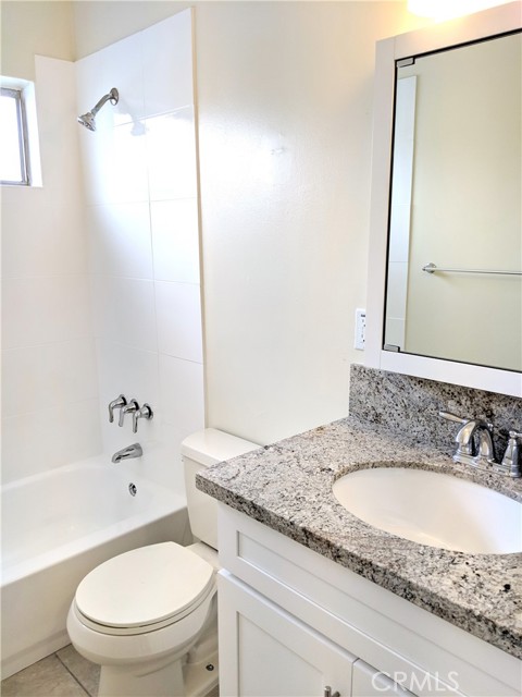 Detail Gallery Image 5 of 9 For 9566 Olive, Bellflower,  CA 90706 - 2 Beds | 1 Baths