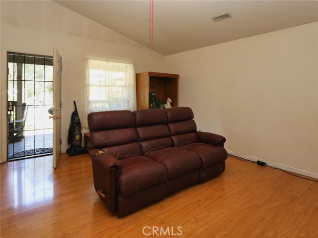 15595 34th Avenue, Clearlake CA: https://media.crmls.org/medias/bf177b30-f3c6-4482-b978-d5bf5f341628.jpg