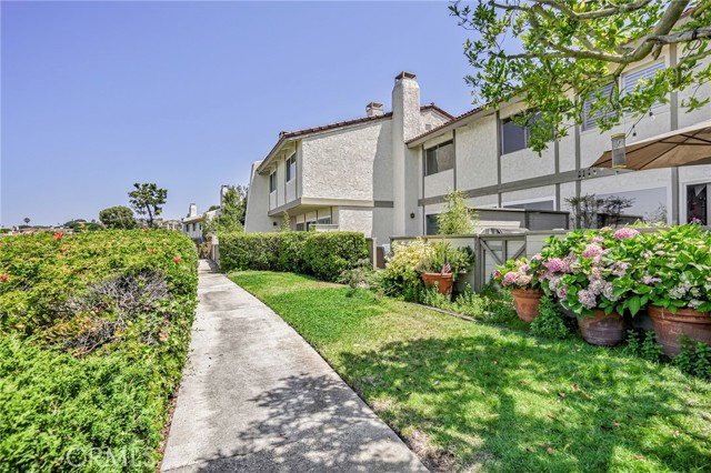 54 Cresta Verde Drive, Rolling Hills Estates CA: https://media.crmls.org/medias/bf17c53b-12e1-4554-be03-928efec1cdf6.jpg