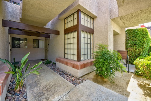 2601 S Broadmoor Drive, Palm Springs CA: https://media.crmls.org/medias/bf17cee4-0f06-46bc-93d2-5c173b75d150.jpg