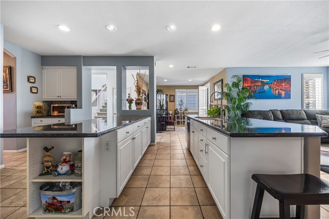 Detail Gallery Image 9 of 53 For 40755 Knollwood Ct, Palmdale,  CA 93551 - 5 Beds | 4 Baths