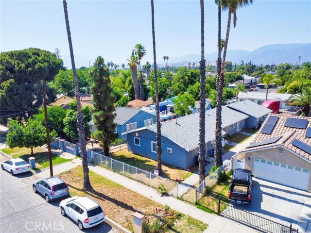 188 E 11th Street, San Bernardino CA: https://media.crmls.org/medias/bf1836ae-4347-4cb7-80bc-dd1bb3f85764.jpg
