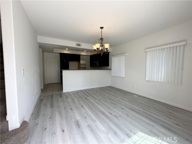 Detail Gallery Image 13 of 34 For 3757 E 52nd St, Maywood,  CA 90270 - 3 Beds | 2/1 Baths