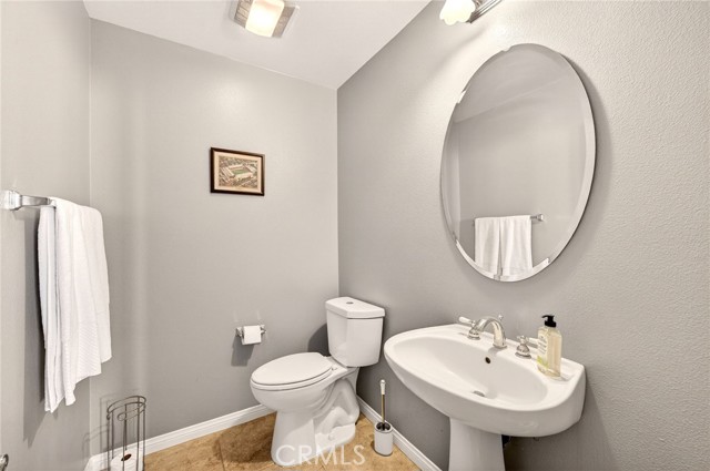 Detail Gallery Image 14 of 38 For 23801 Hollingsworth, Murrieta,  CA 92562 - 4 Beds | 3/1 Baths