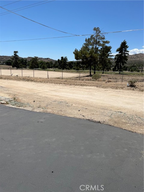 55524 Yucca Trail, Yucca Valley CA: https://media.crmls.org/medias/bf193f19-cf2f-484f-b674-0ac97e2493da.jpg
