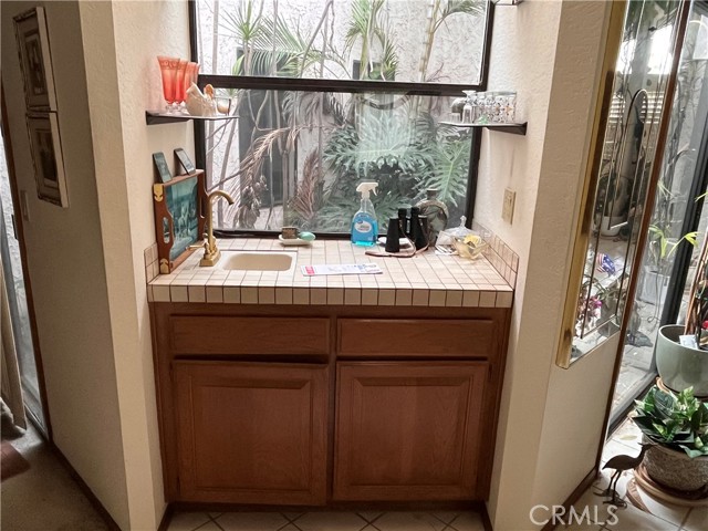 Detail Gallery Image 8 of 10 For 2733 N. Vista Knoll Rd, Orange,  CA 92867 - 3 Beds | 2/1 Baths