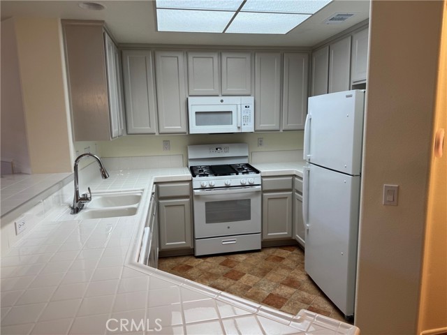 Detail Gallery Image 9 of 22 For 130 S Barranca, West Covina,  CA 91791 - 2 Beds | 2 Baths