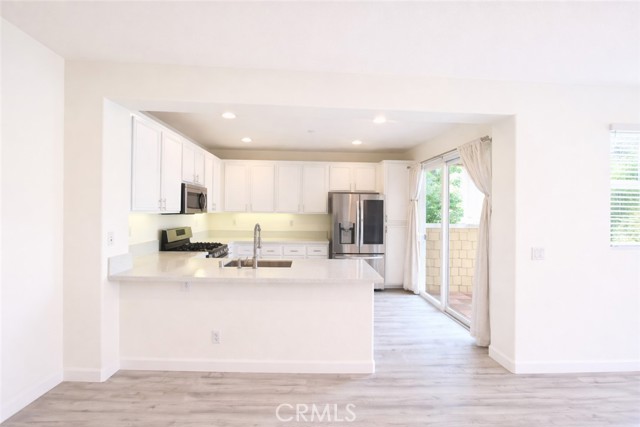 Detail Gallery Image 3 of 9 For 1302 Noutary Dr, Fullerton,  CA 92833 - 2 Beds | 2 Baths