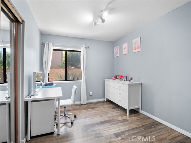 Detail Gallery Image 8 of 24 For 25995 Pueblo Dr, Valencia,  CA 91355 - 3 Beds | 2 Baths