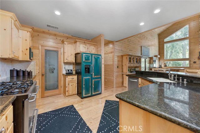 Detail Gallery Image 26 of 71 For 10820 Bonita Way, Wofford Heights,  CA 93285 - 4 Beds | 3 Baths