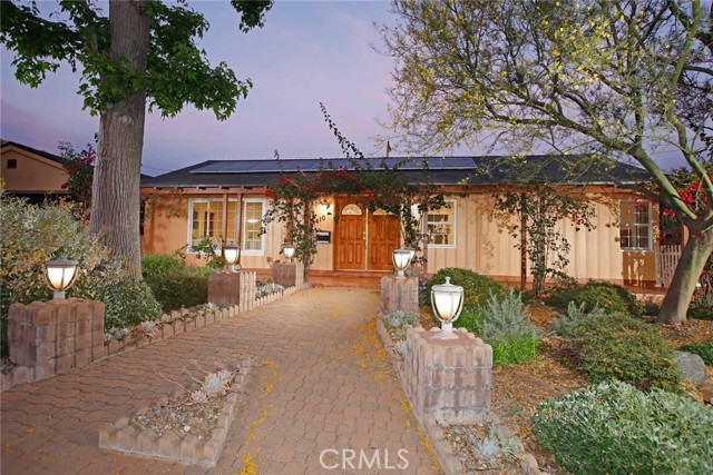 Detail Gallery Image 3 of 38 For 1410 Grandview Ave, Glendale,  CA 91201 - 3 Beds | 2/1 Baths